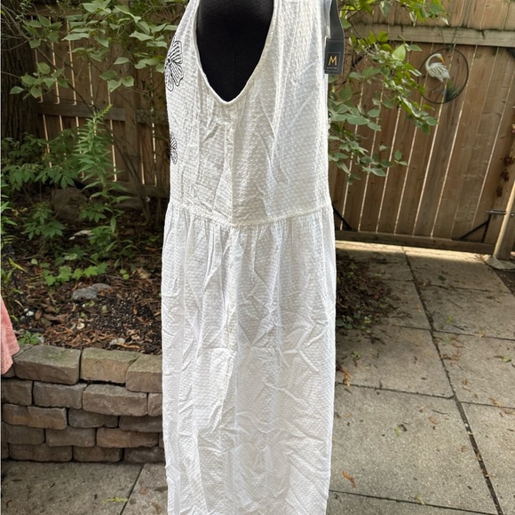 Mantles 100% Cotton White Floral Embroidered Button Down Flowy Midi Dress Medium - Picture 6 of 6